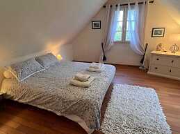 Pleasant Holiday Home With Garden
