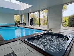 Pleasant Holiday Home With Garden