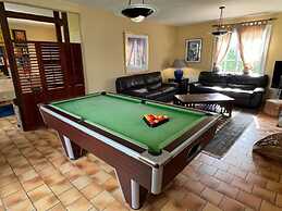 Pleasant Holiday Home With Garden