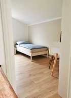 Inviting Apartment Near Lake