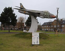 Hawthorn 3-1 Spacious Family Apartment