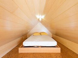 Hawthorn 3-1 Spacious Family Apartment