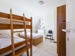 Hawthorn 3-1 Spacious Family Apartment