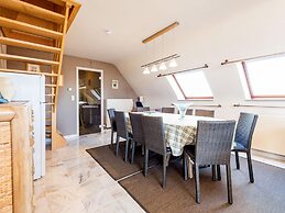 Hawthorn 3-1 Spacious Family Apartment