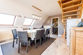 Hawthorn 3-1 Spacious Family Apartment