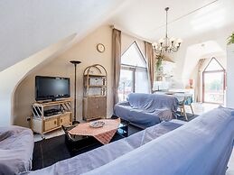 Hawthorn 3-1 Spacious Family Apartment