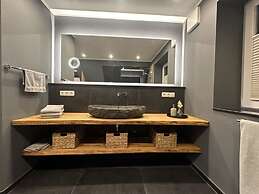 Eiderhuus Modern Retreat