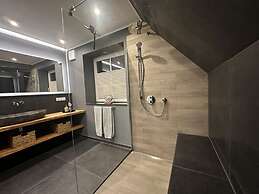 Eiderhuus Modern Retreat