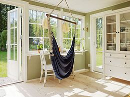 5 Person Holiday Home in Grisslehamn-by Traum
