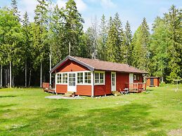 5 Person Holiday Home in Grisslehamn-by Traum