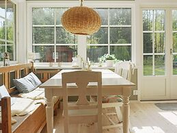 5 Person Holiday Home in Grisslehamn-by Traum