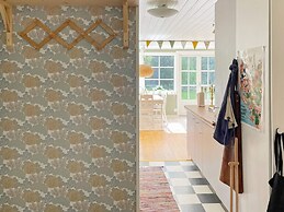 5 Person Holiday Home in Grisslehamn-by Traum