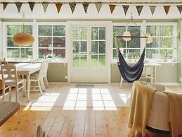 5 Person Holiday Home in Grisslehamn-by Traum