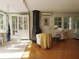 5 Person Holiday Home in Grisslehamn-by Traum