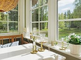 5 Person Holiday Home in Grisslehamn-by Traum