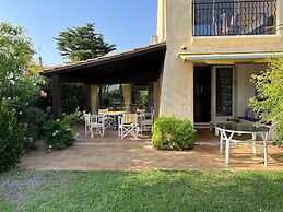 Lovely Holiday Apartment by the sea in Grimaud
