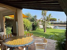 Lovely Holiday Apartment by the sea in Grimaud