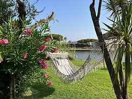 Lovely Holiday Apartment by the sea in Grimaud