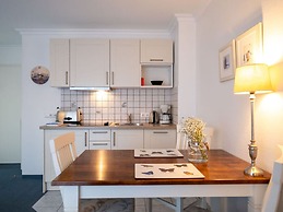 Hoppe 8 Modern Retreat