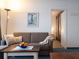 Hoppe 8 Modern Retreat