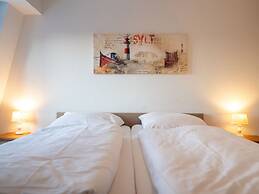 Hoppe 8 Modern Retreat