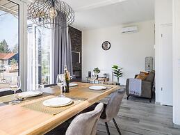 Modern Chalet With a Terrace Near the Veluwe