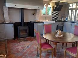 Character Vacation Home With Garden