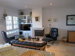 Belvilla by OYO Pera