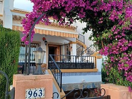 Belvilla by OYO Pera