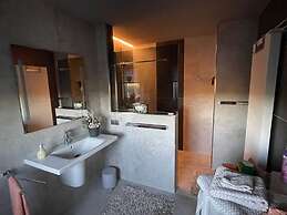 Place to Be Modern Retreat