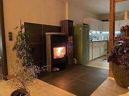 Place to Be Modern Retreat