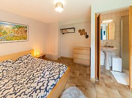 Charming Holiday Home in Clavier With Garden