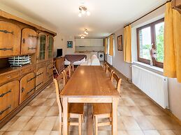 Charming Holiday Home in Clavier With Garden