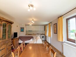 Charming Holiday Home in Clavier With Garden
