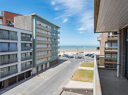 Ter Panne 303 Well-kept Apartment in Koksijde