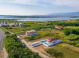 Villa Sabun Luxury Villa With Poo, Jacuzzi