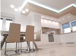 Villa Sabun Luxury Villa With Poo, Jacuzzi