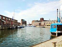 Nice Holiday Home With Port View