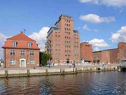 Nice Holiday Home With Port View