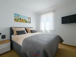 Grande Comfortable Holiday Residence