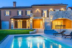 Grande Comfortable Holiday Residence