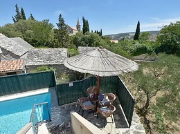 Charming Holiday Home With Private Pool