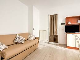 Residence With Swimming Pool Nearby the sea