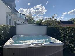 Casa Fortuna Modern Retreat