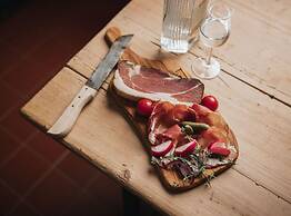 Yvonne Comfortable Holiday Residence