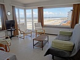 Apartment in Nieuwpoort Located With a View of the sea