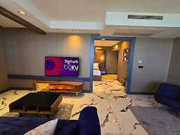 Ayatoure Hotel