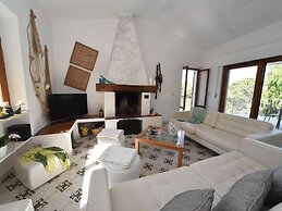 Belvilla by OYO Villa Alexa Sei