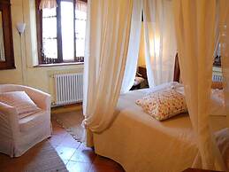 Holiday Home in Seggiano With Pool