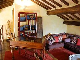 Holiday Home in Seggiano With Pool